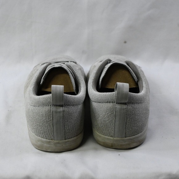Athletic_Shoes